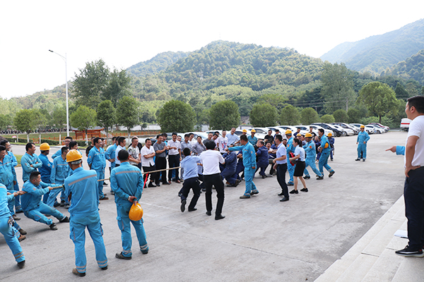 1633659489896820.jpg 拔河.JPG